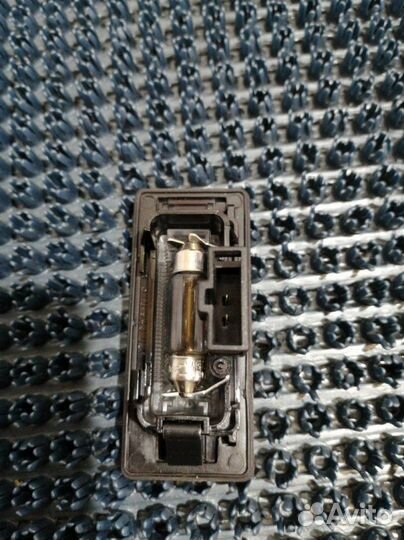 Фонарь подсветки номера Volkswagen Passat