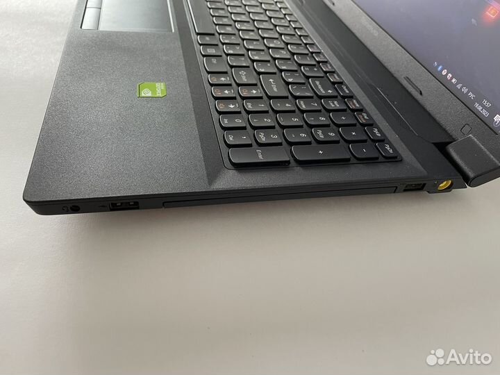 Игровой ноутбук Lenovo i3/6gb/2видеокарты/500gb
