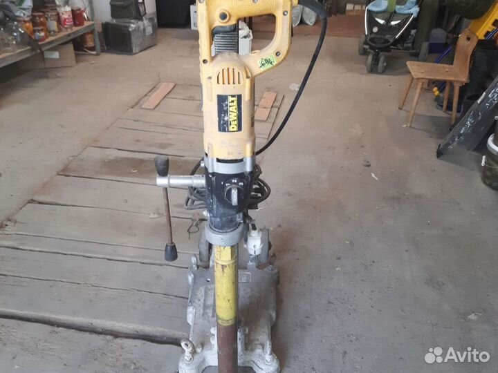 Установка алмазного бурения Dewalt