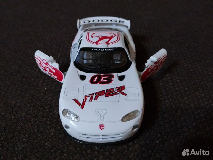Модели автомобилей 1/36 dodge viper