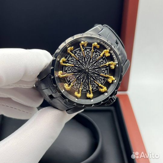 Часы Roger Dubuis