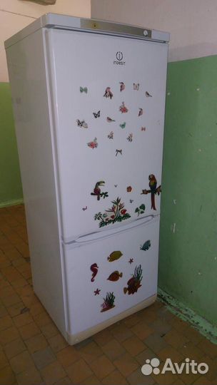 Холодильник Indesit