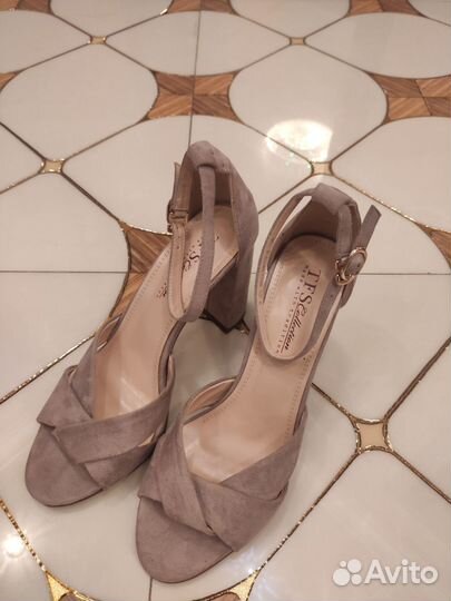 Босоножки 38р