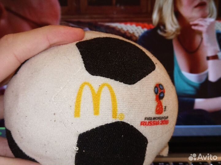 Эксклюзивный мячик 2018 года, колобарация с маком
