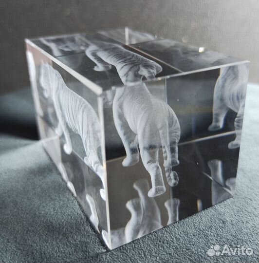 Тигр фигурка сувенир 3 D в хрустале