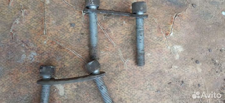 Болты крепления внутреннего шрус Шкода Октавия А5