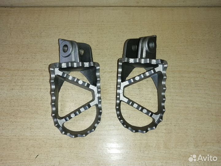 Подножки водителя (левая+правая) Питбайк Vento 17