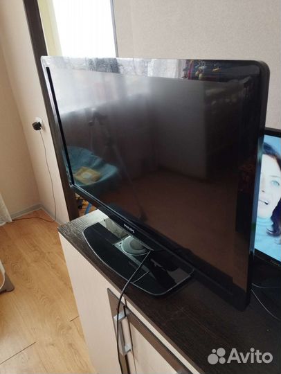 ЖК телевизор Philips 32 дюйма