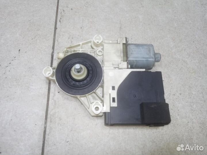 Моторчик стеклоподъемника Volkswagen Jetta 6 5K