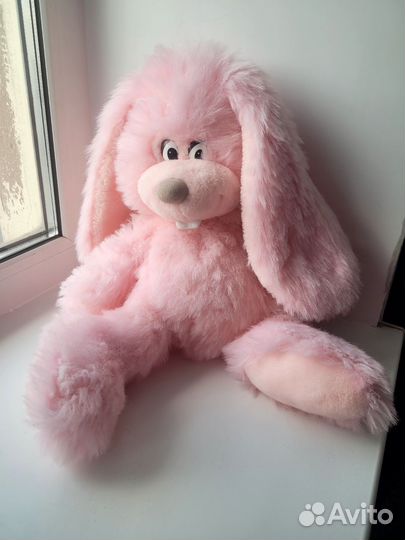 Розовый кролик плюшевый заяц