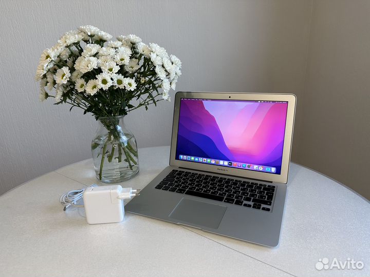 Apple macbook air 13 2019 8/128