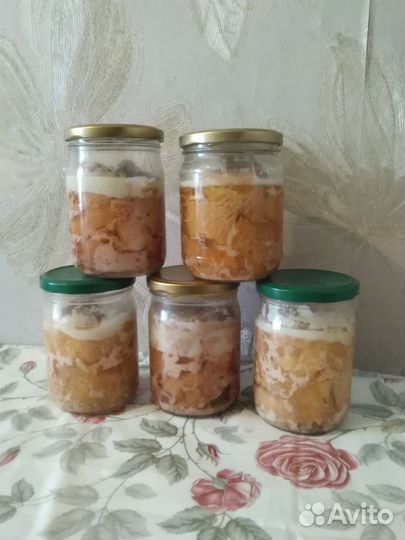 Тушенка свинина,рыбные консервы,каши с мясом