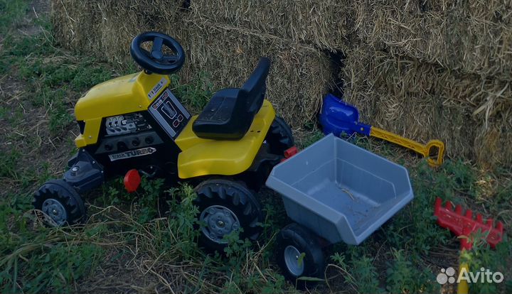 Трактор детский с педалями
