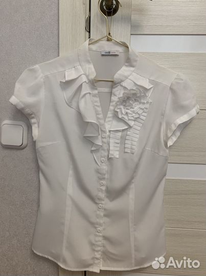 Белая блузка
