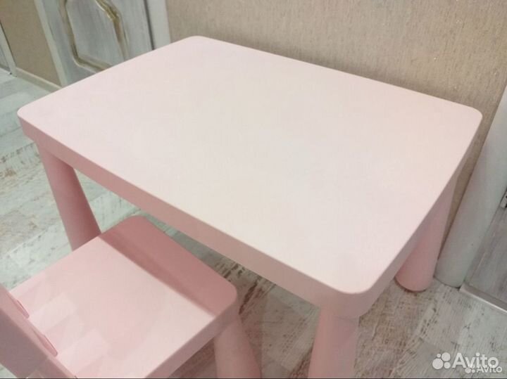 Стол и стул