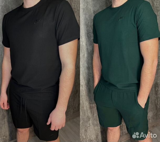 Мужской спортивный костюм