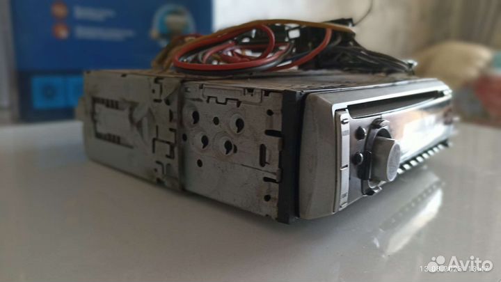 Радиоприемник магнитола в авто Pioneer