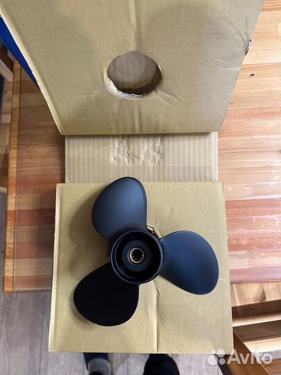 Гребной винт на лодочный мотор Suzuki 9.9-15 solas