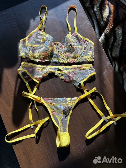 Кружевной комплект 3 предмета