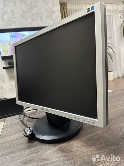 Монитор samsung syncmaster 2023 NW