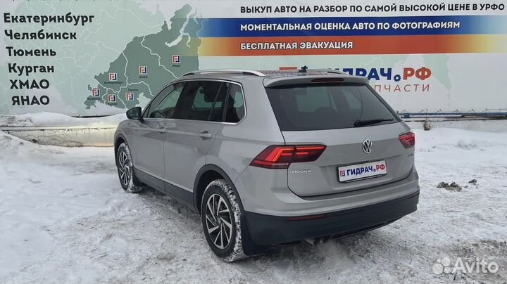 Кожух ремня грм Volkswagen Tiguan (Mk2) 06K109121E