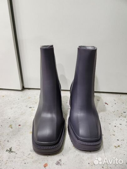 Bershka резиновые ботильоны с квадратным носом