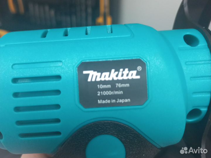 Аккумуляторная болгарка мини Makita