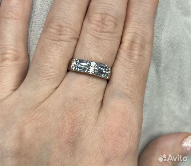 Серебряное кольцо с натуральным топазом