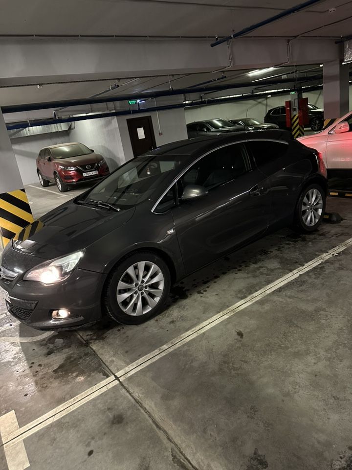 Opel Astra GTC: фото владельца