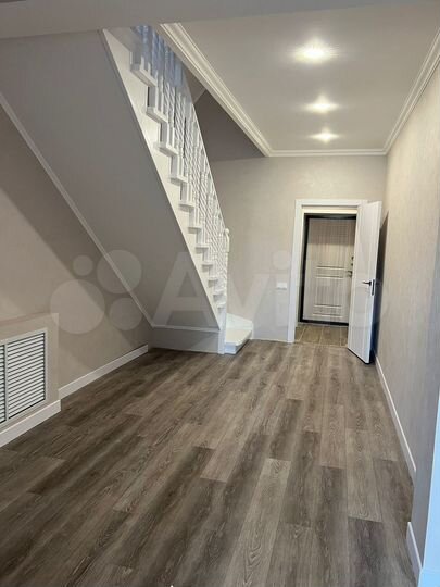 Дом 240 м² на участке 4,3 сот.