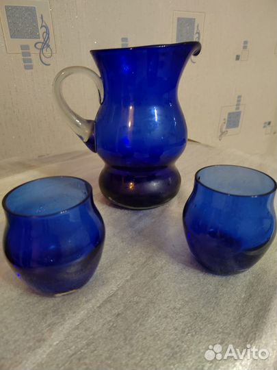 Кувшин синее стекло