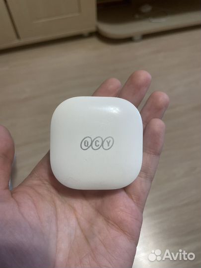 Кейс для наушников QCY