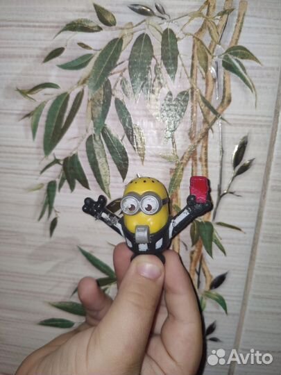 Игрушки из McDonald's и Kinder сюрпризов