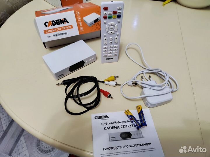 Цифровая тв приставка cadena