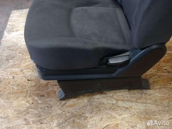 Сиденья передний левый hyundai matrix 2001-2008 г