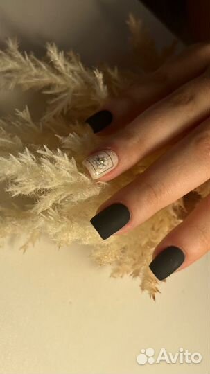 Маникюр педикюр