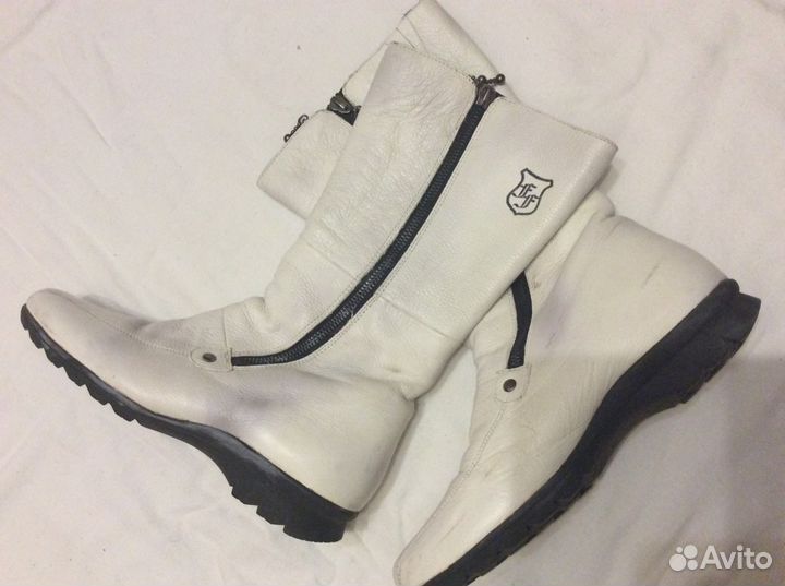 Кожаные белые сапоги