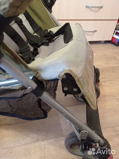 Прогулочная коляска