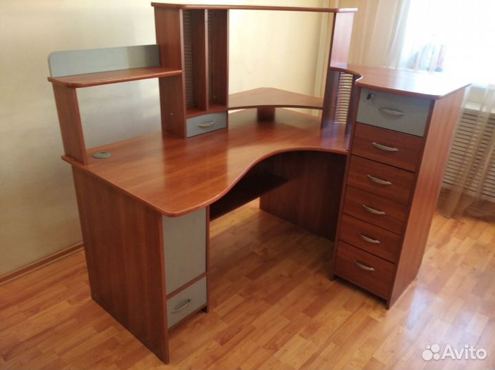 Стол компьютерный угловой