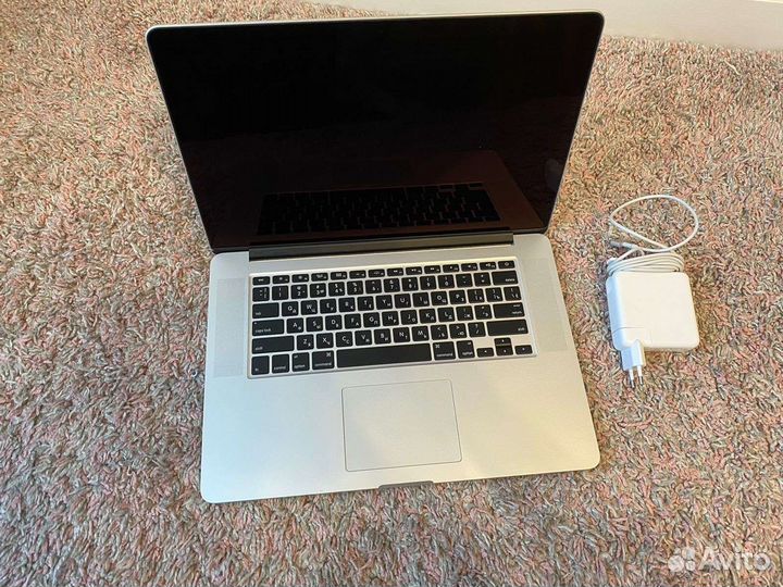 MacBook Pro 15 2015 i7 16gb 512gb