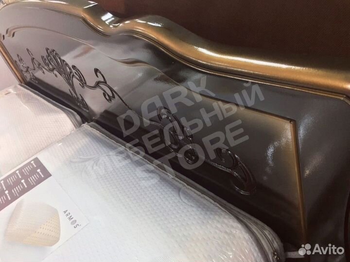 Кровать массив