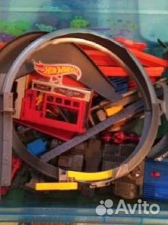 Гоночный трек hot Wheels