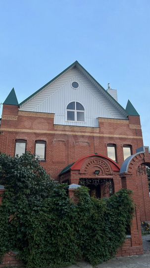 Коттедж 268 м² на участке 18 сот.