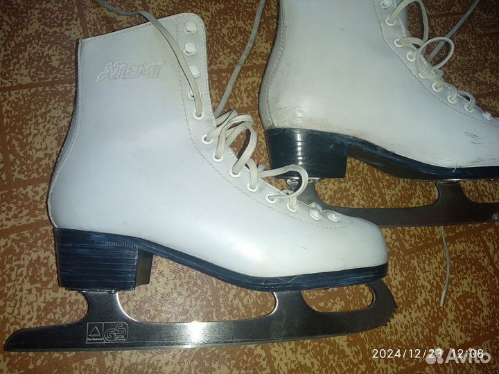 Коньки фигурные 38 размер