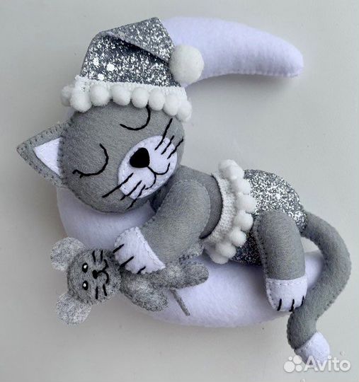 Мобиль на детскую кроватку