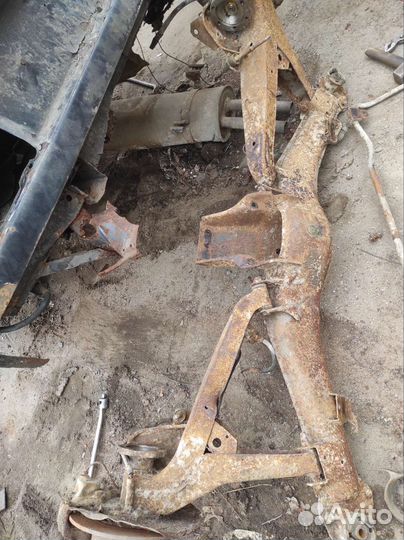 Подрамник bmw e23