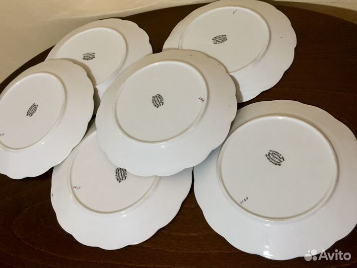 Блюдо и 6 больших тарелок. Англия