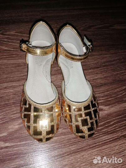 Туфли для девочки