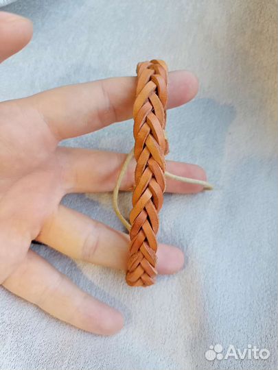 Кожаный плетеный браслет