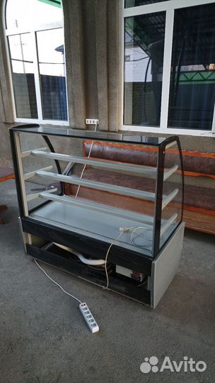 Холодильная витрина бу